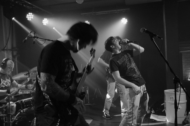 Erupdead live ©