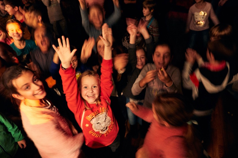 «... macht Schule!» bringt Primarschüler*innen in den Club zum Konzert © Samuel Bramley